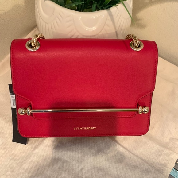 Strathberry Mini East/West Leather Crossbody Bag
STRATHBERRY - Picture 4 of 16